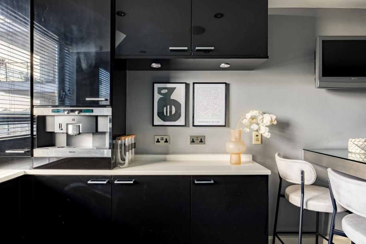 The River Thames View - Stunning 2bdr Flat With Study + Balcony Appartement