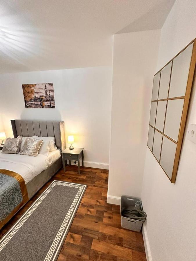 Luxury In Prime Location Apartment
