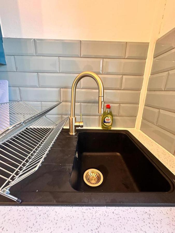 Luxury In Prime Location Apartment *