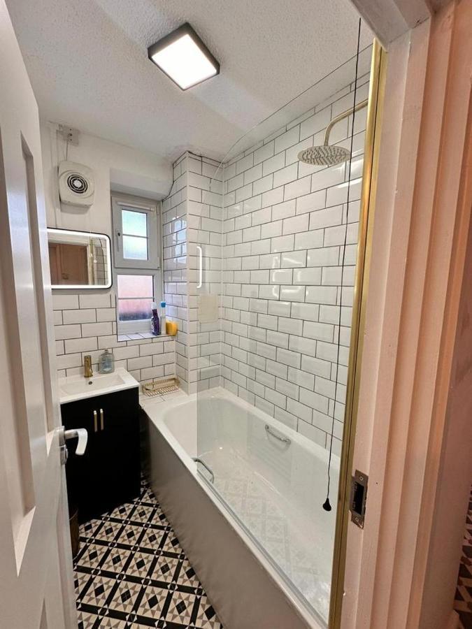 Luxury In Prime Location Apartment London