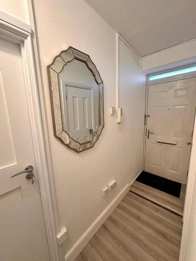 Luxury In Prime Location Apartment *