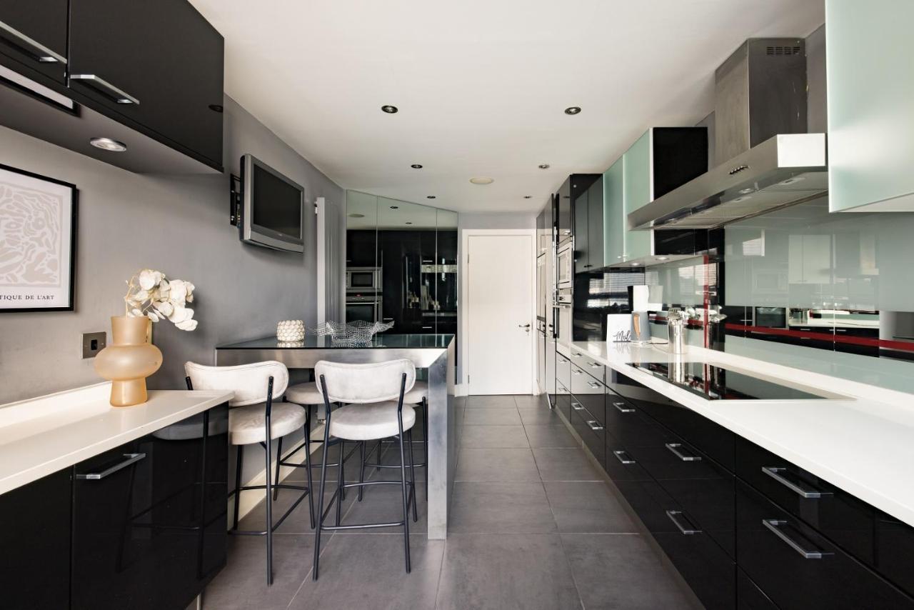 The River Thames View - Stunning 2bdr Flat With Study + Balcony * Londres