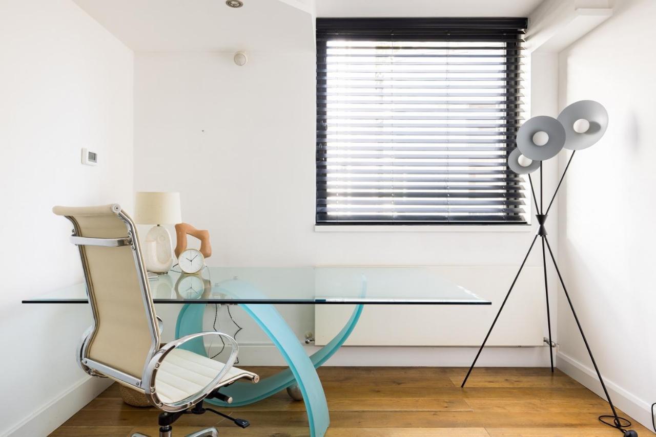 The River Thames View - Stunning 2bdr Flat With Study + Balcony