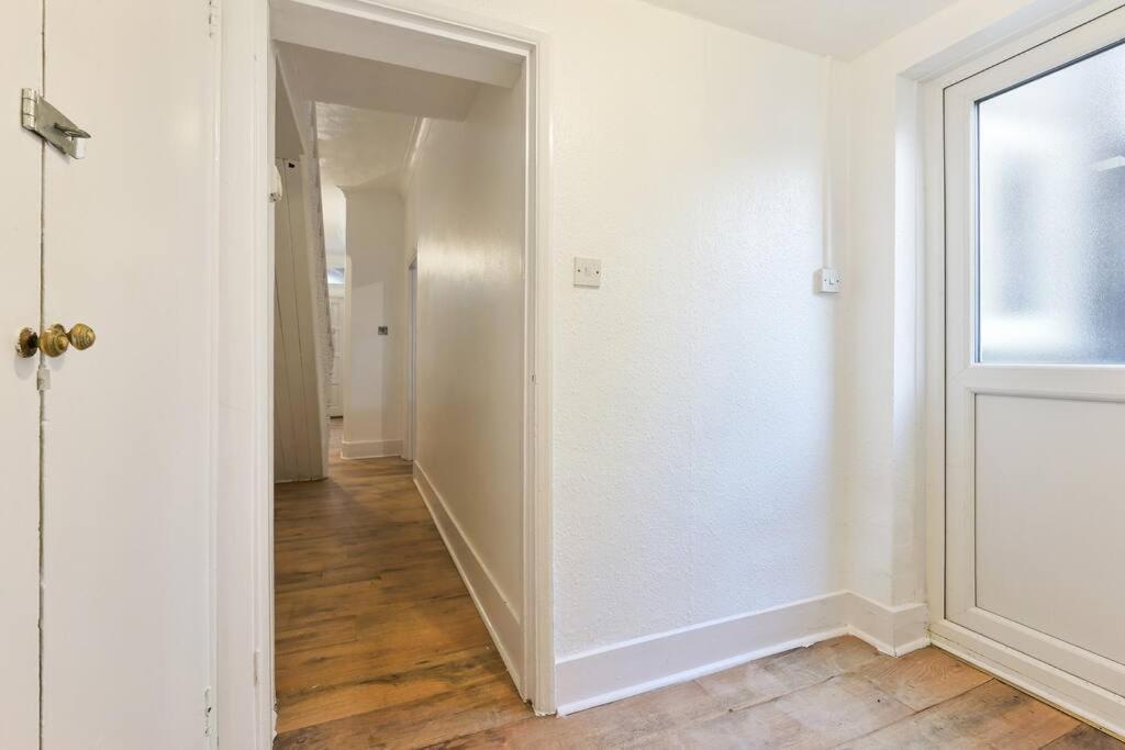 Cosy 3 Bed In Colliers Wood