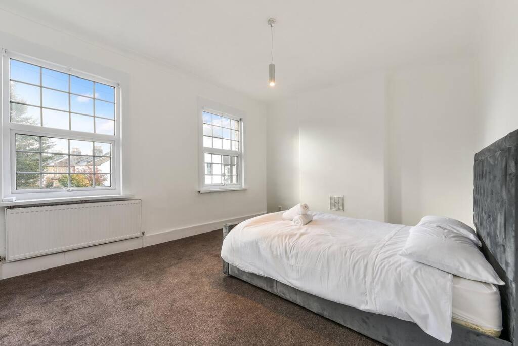 Cosy 3 Bed In Colliers Wood Сasa de vacaciones