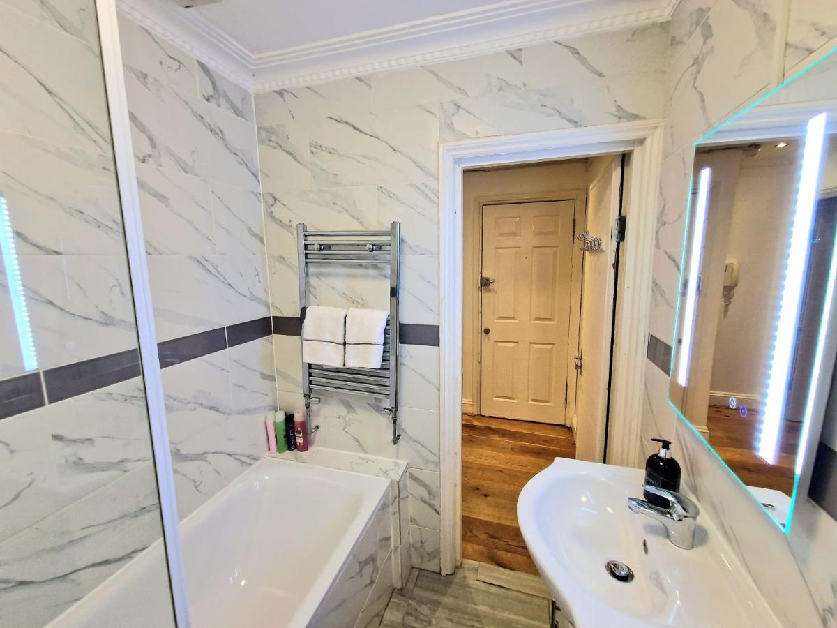 Cosy In Kensington - Great Location! 3 Minutes Walk To Earl's Court Station Apartamento *