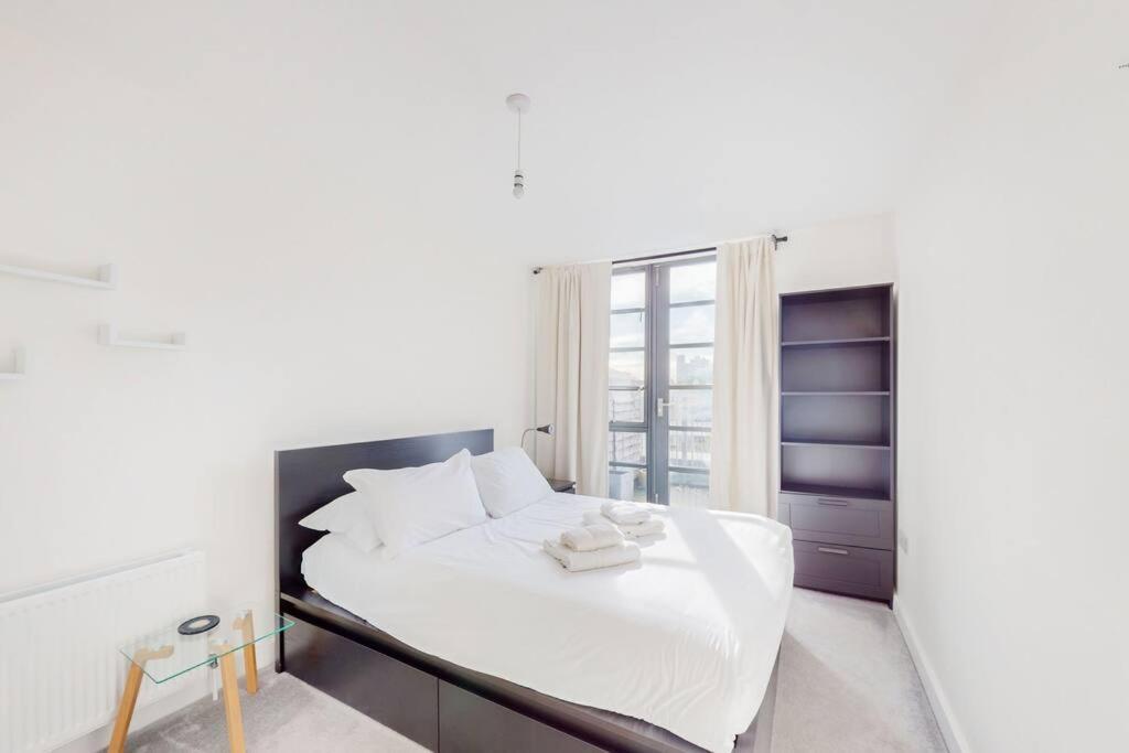 Appartement Stunning 1bed Flat With Balcony - 5 Mins To Station *