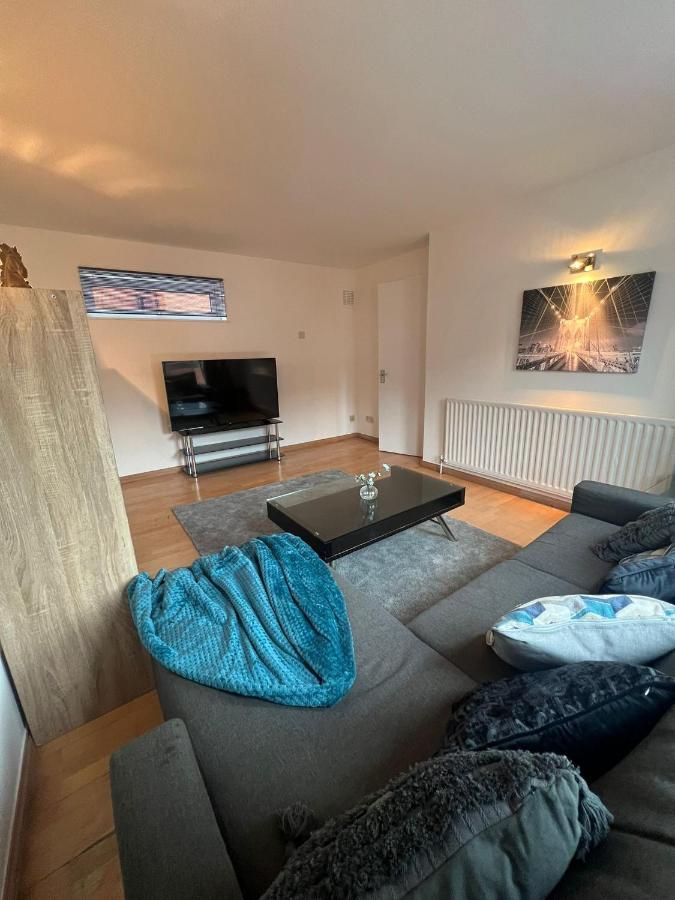 2 Bedroom Flat In Leicester Square Apartment London