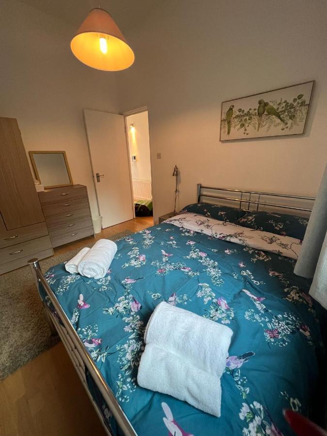 2 Bedroom Flat In Leicester Square Apartment