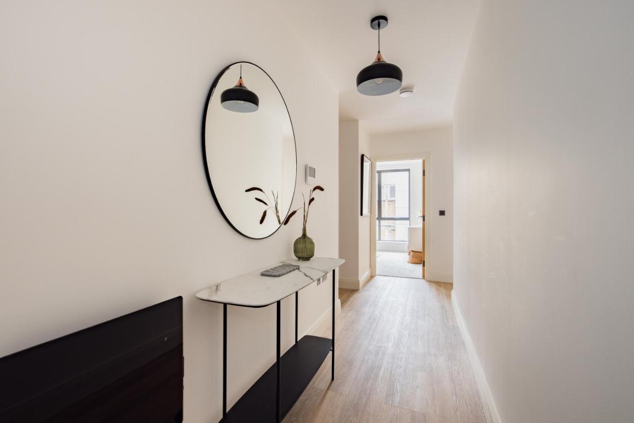 The Wembley Hideout - Stylish 2bdr Flat With Balcony Apartamento *