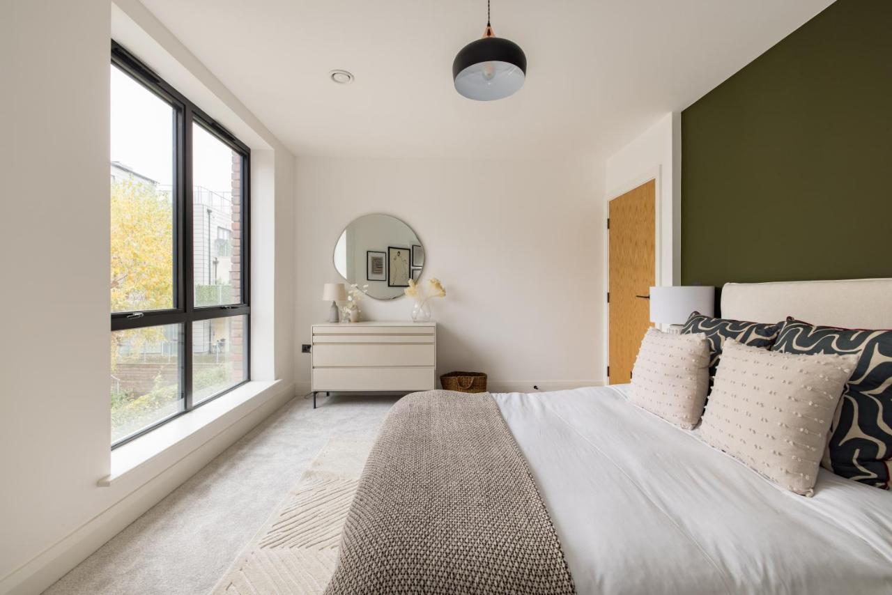 The Wembley Hideout - Stylish 2bdr Flat With Balcony Apartamento *