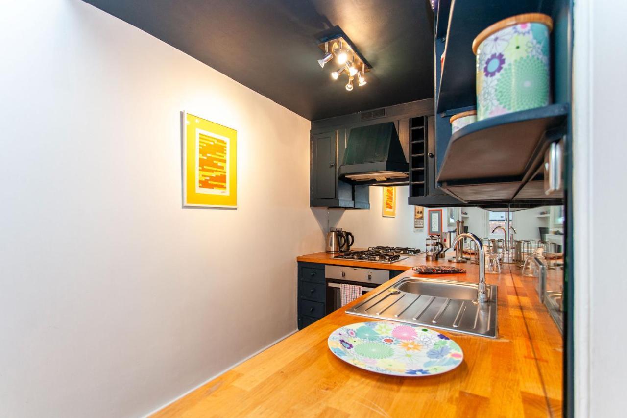 Italianflat - Kilburn Art Style London