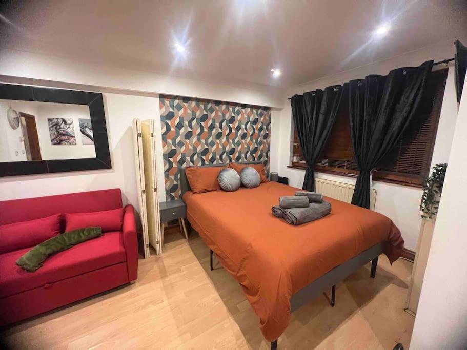 Nice Studioflat In Apartment London