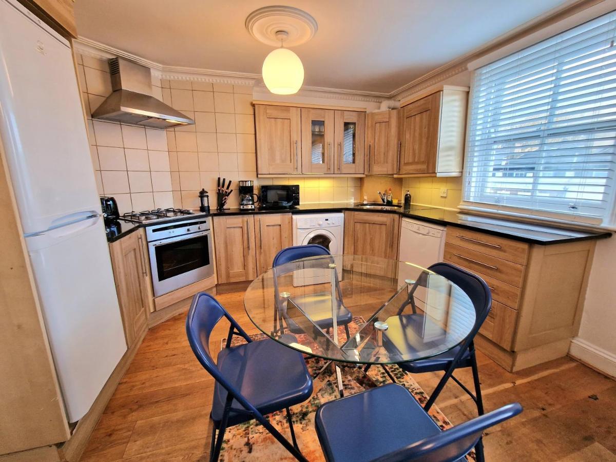 Apartamento Cosy In Kensington - Great Location! 3 Minutes Walk To Earl's Court Station *