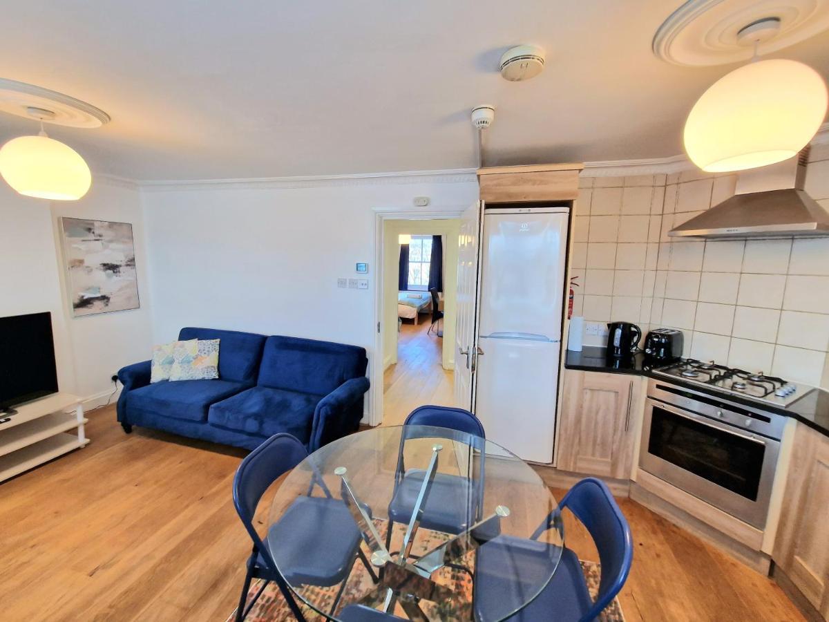 Apartamento Cosy In Kensington - Great Location! 3 Minutes Walk To Earl's Court Station
