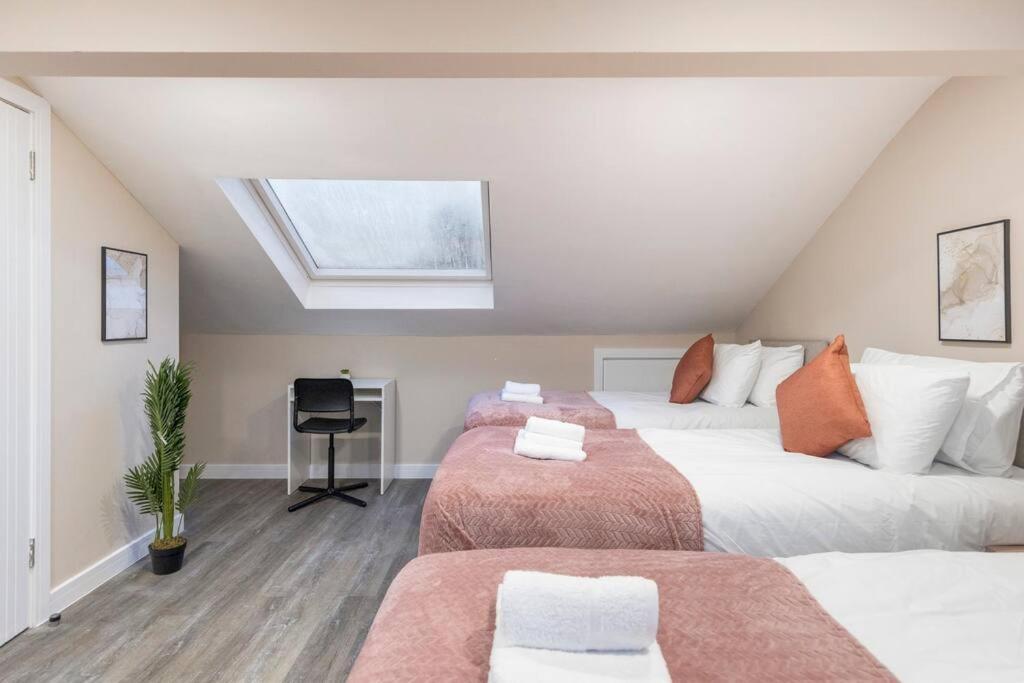 Convenient Spacious House Next Seven Sisters Station Appartement *