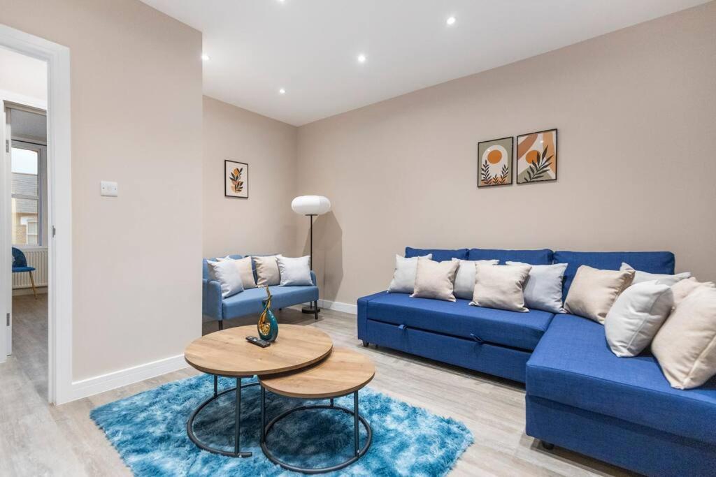 Convenient Spacious House Next Seven Sisters Station Appartement *