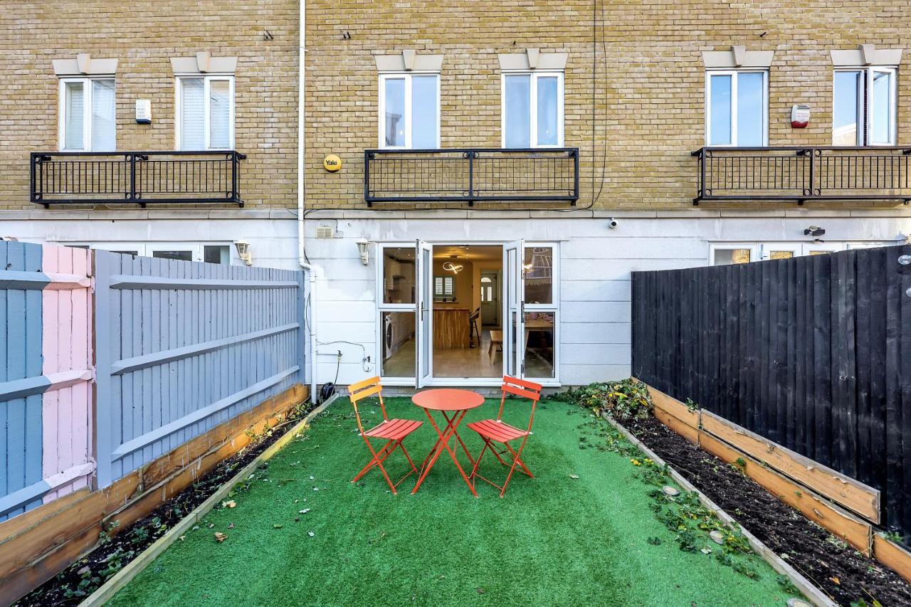 Lovely 3 Bedroom House Short Term & Flexible Renting Limehouse With Private Parking And Garden! Apartamento *