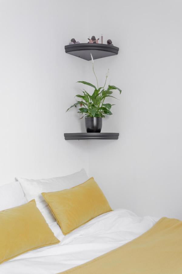 2 King Beds Modern Refurb Flat - 10 Min 2 Bridge - Sleeps 6 Appartement Londen