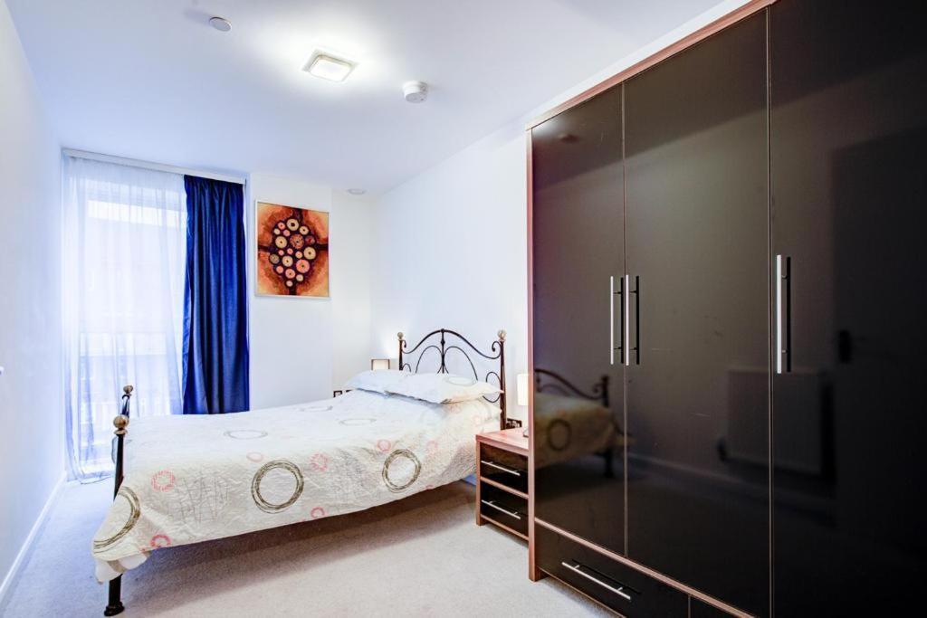 Apartment Luxury 2 Bed Flat In A New Block In East Acton