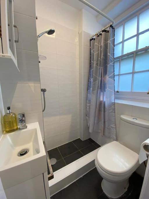 Stylish 2br Retreat In King's Cross, Apartamento *