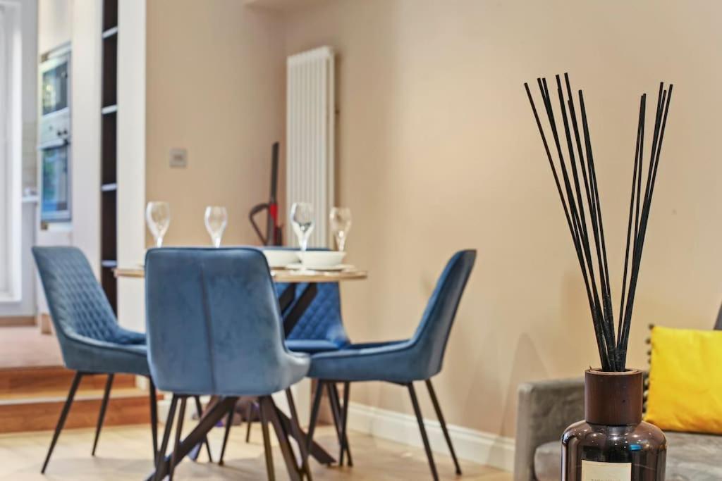 Stylish In Euston And Near Camden With Private Roof Terrace