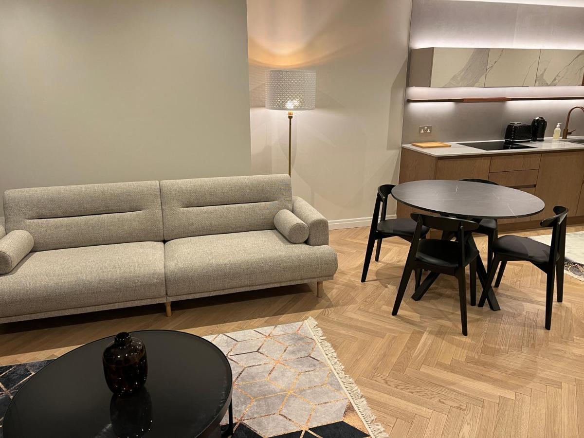 2 Bedroom Modern Family Flat-apartment Fulham