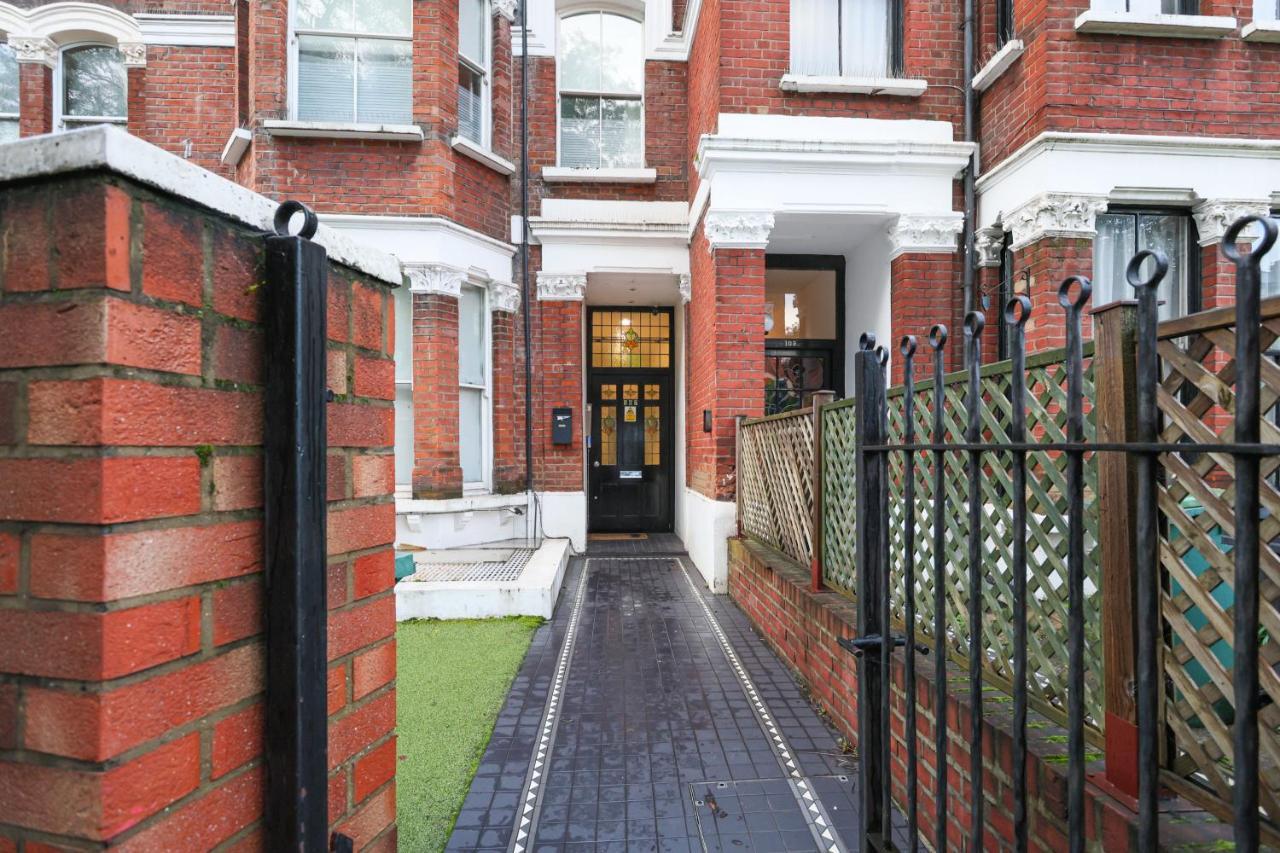 Private Studio Flat *