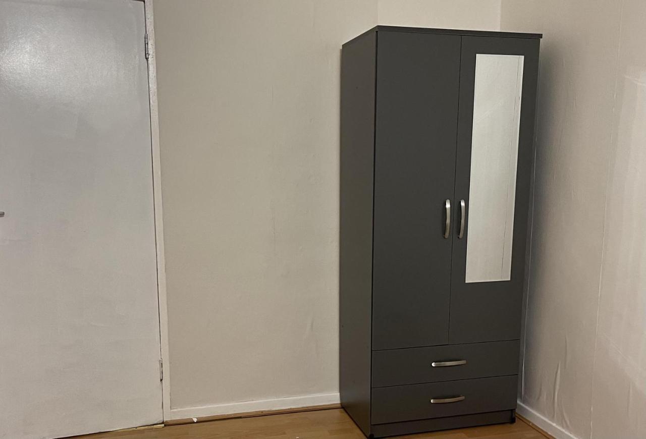 Walk To Lcy Airport Excel Dlr 1br Flat Apartment