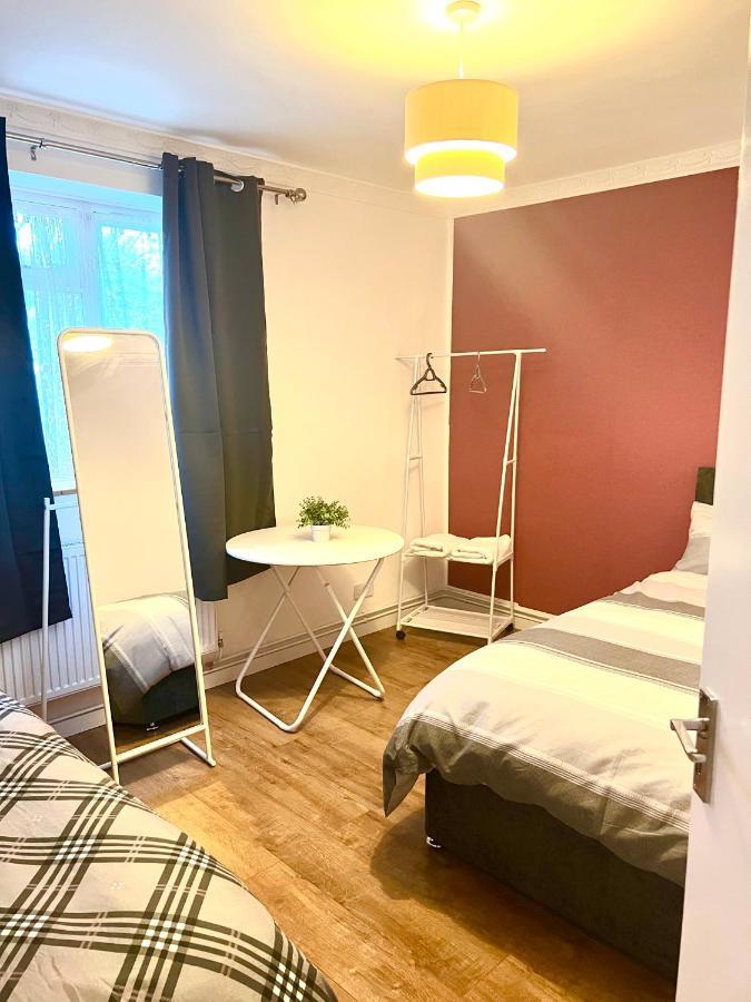 Privatunterkunft Large With Two Bed In *