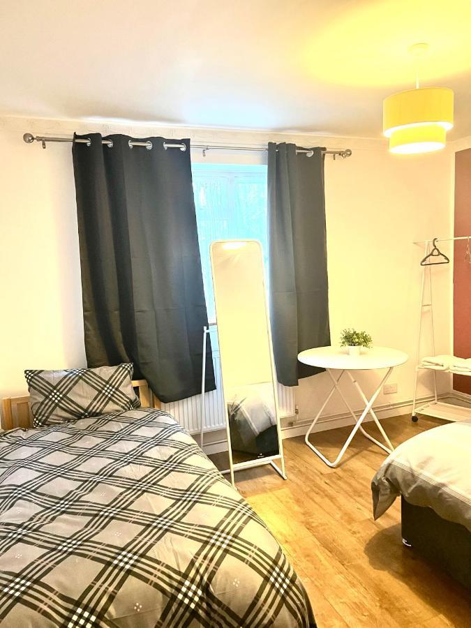 Large With Two Bed In Privatunterkunft