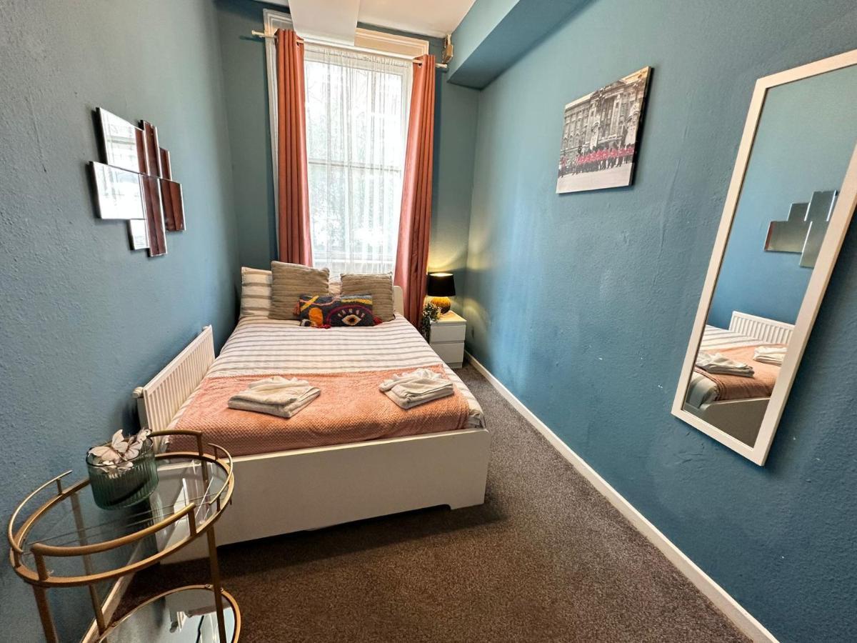 Budget 2-bedroom In Apartamento *