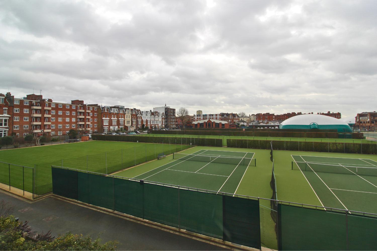 Barons Court Queens Club By Viridian * Londres