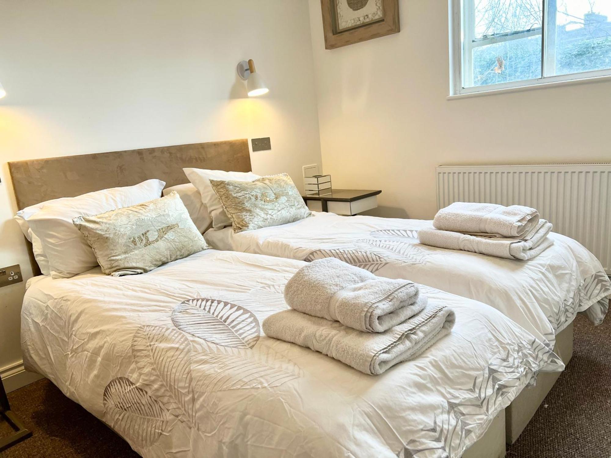 Stylish 2br Designer Flat Holland Park Londres