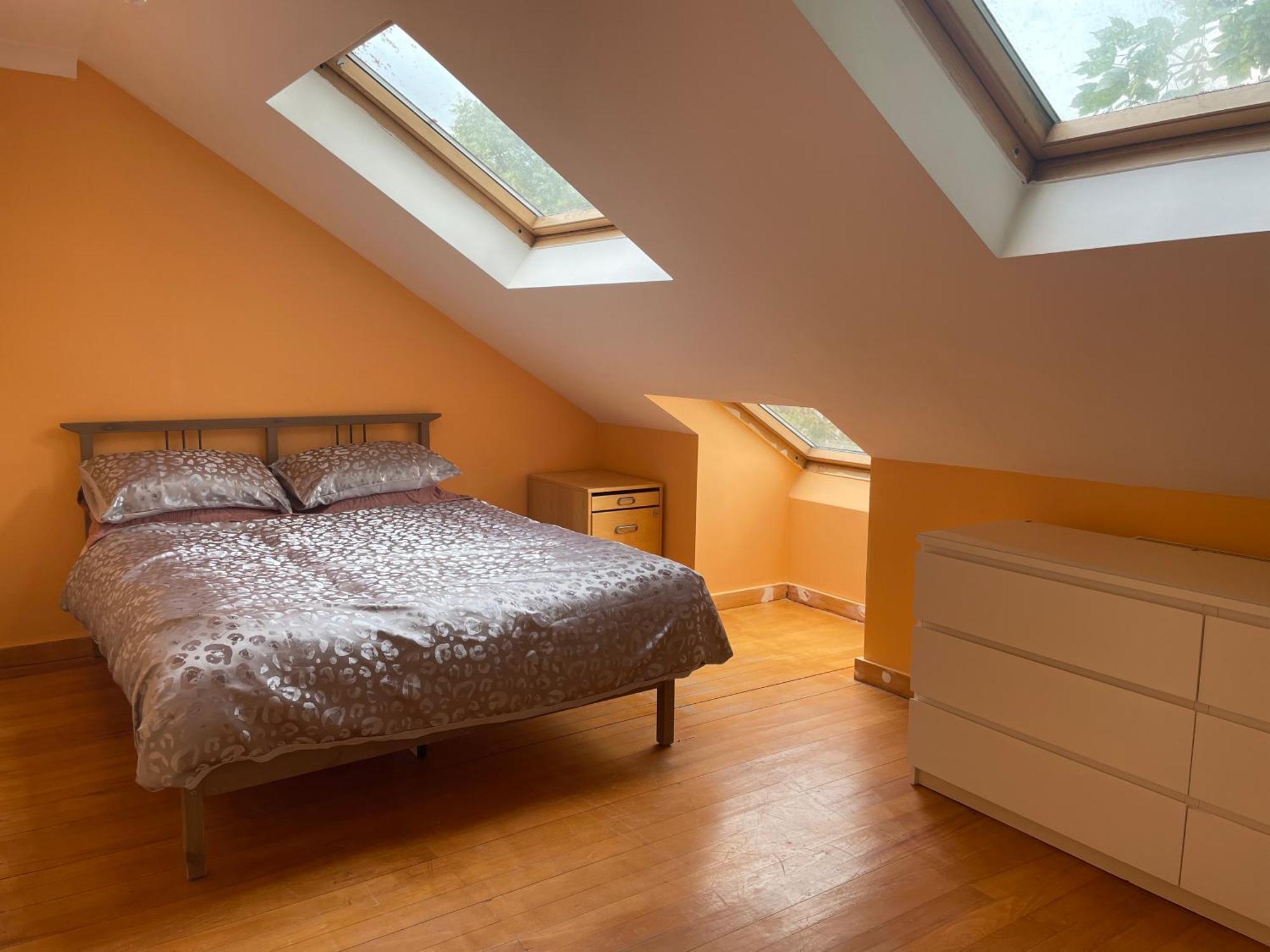 Private Room- Direct Travel Central/ Heathrow Maison d'hôtes