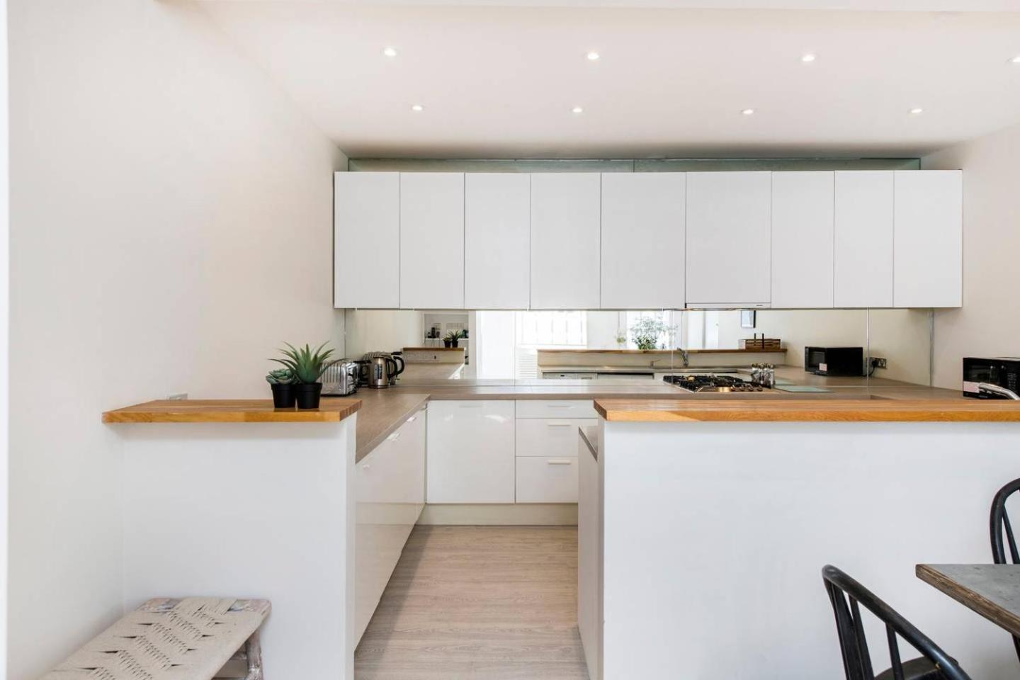 Divine 3 Bed House In Battersea Hébergement de vacances *