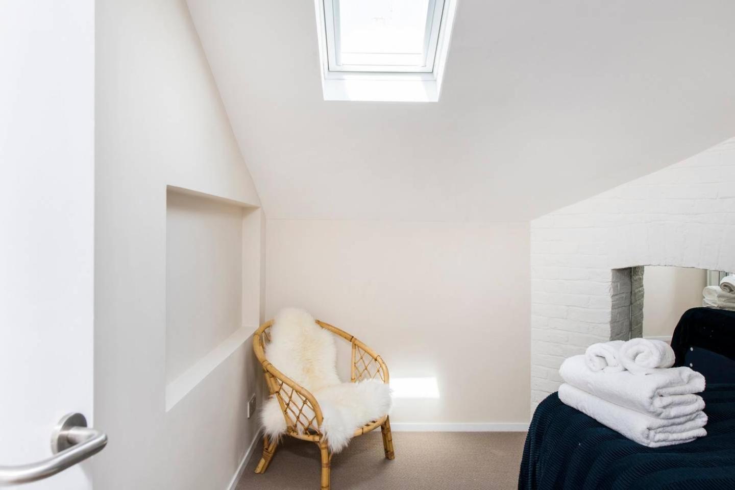 Divine 3 Bed House In Battersea