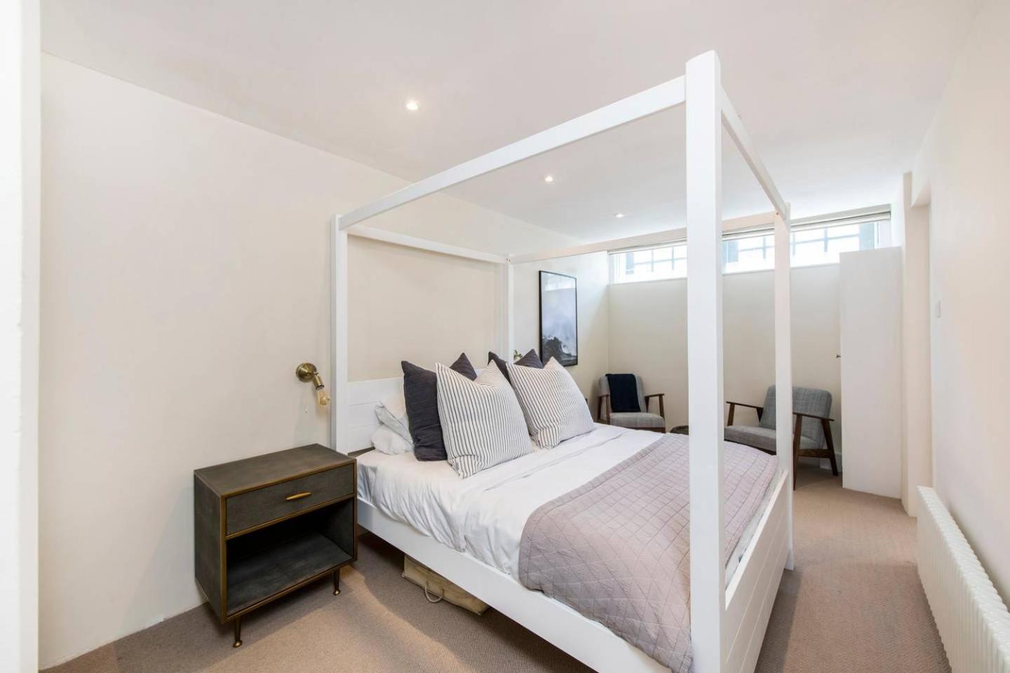 Divine 3 Bed House In Battersea Hébergement de vacances