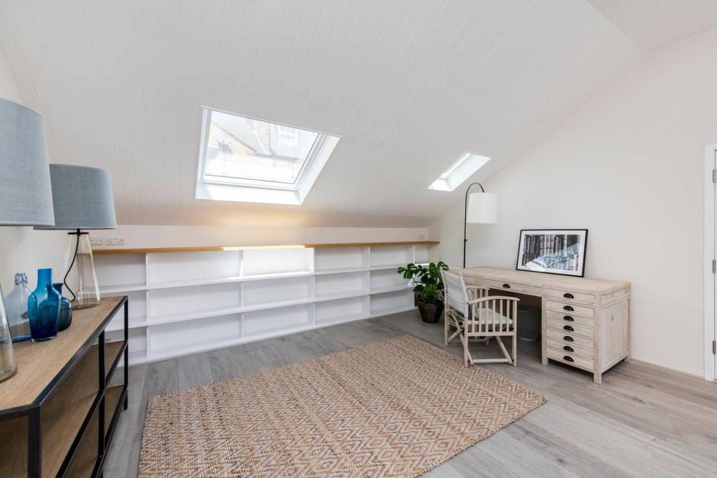 Divine 3 Bed House In Battersea Hébergement de vacances *