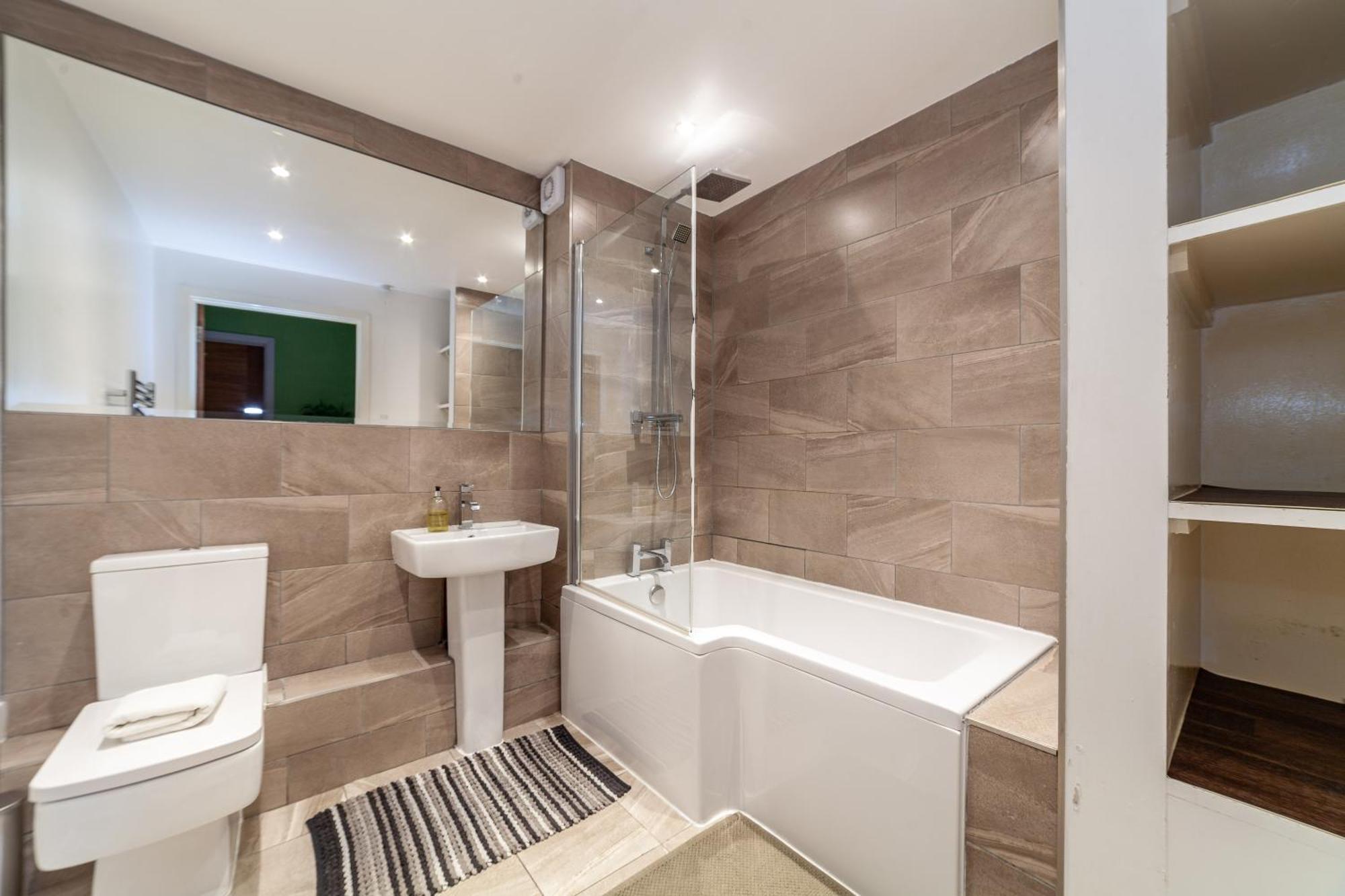 Magnificent 2 Bedroom Flat, Caledonian Road Apartamento