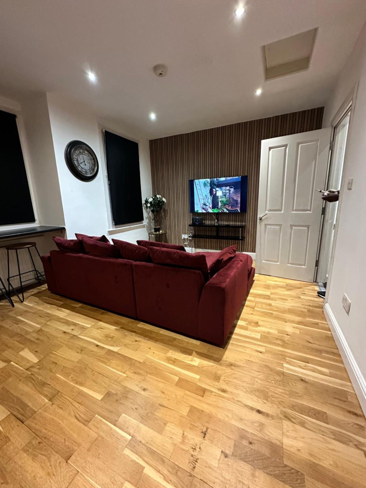 2 Bed Away From Tooting Appartement