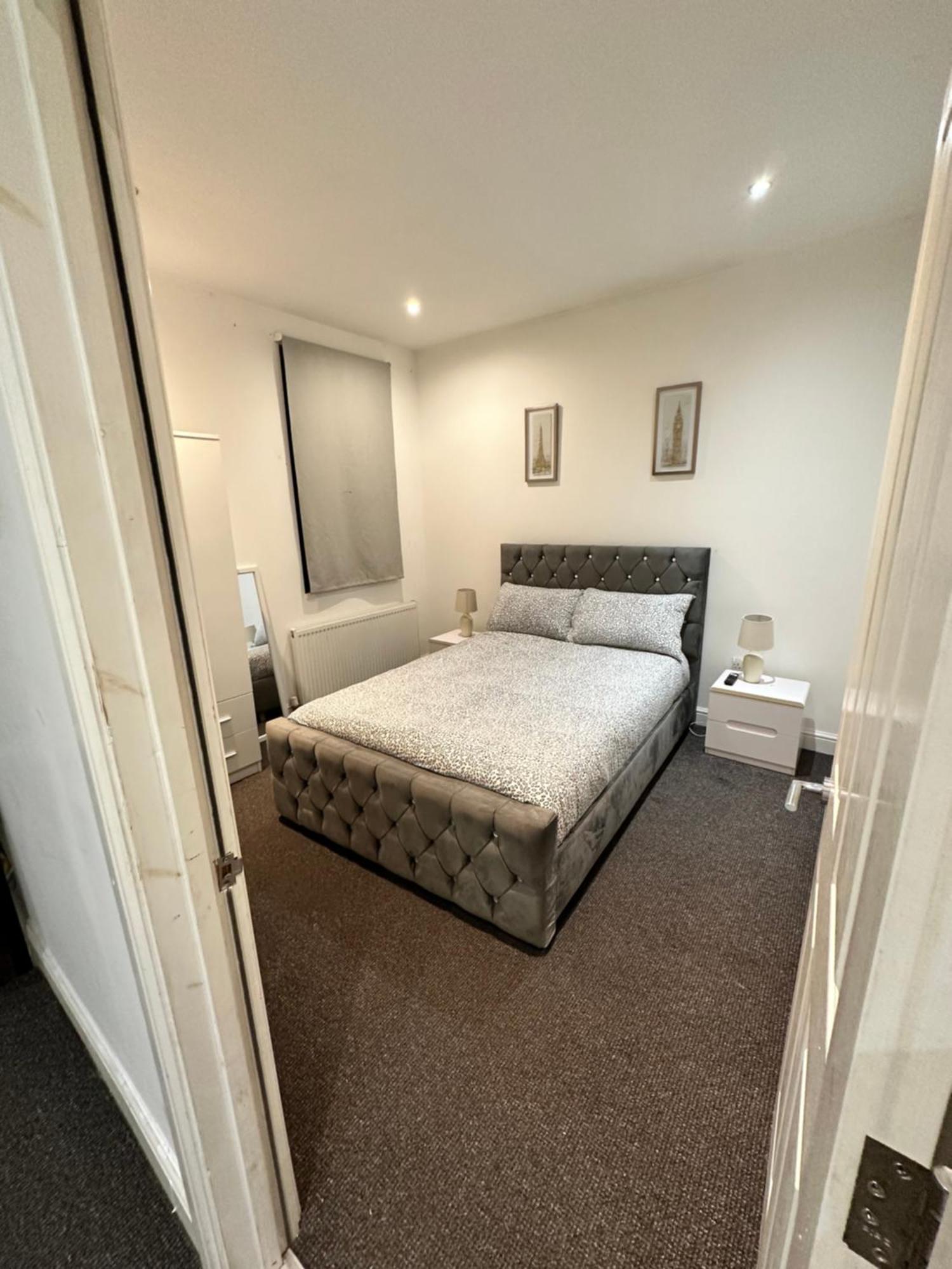2 Bed Away From Tooting Appartement *