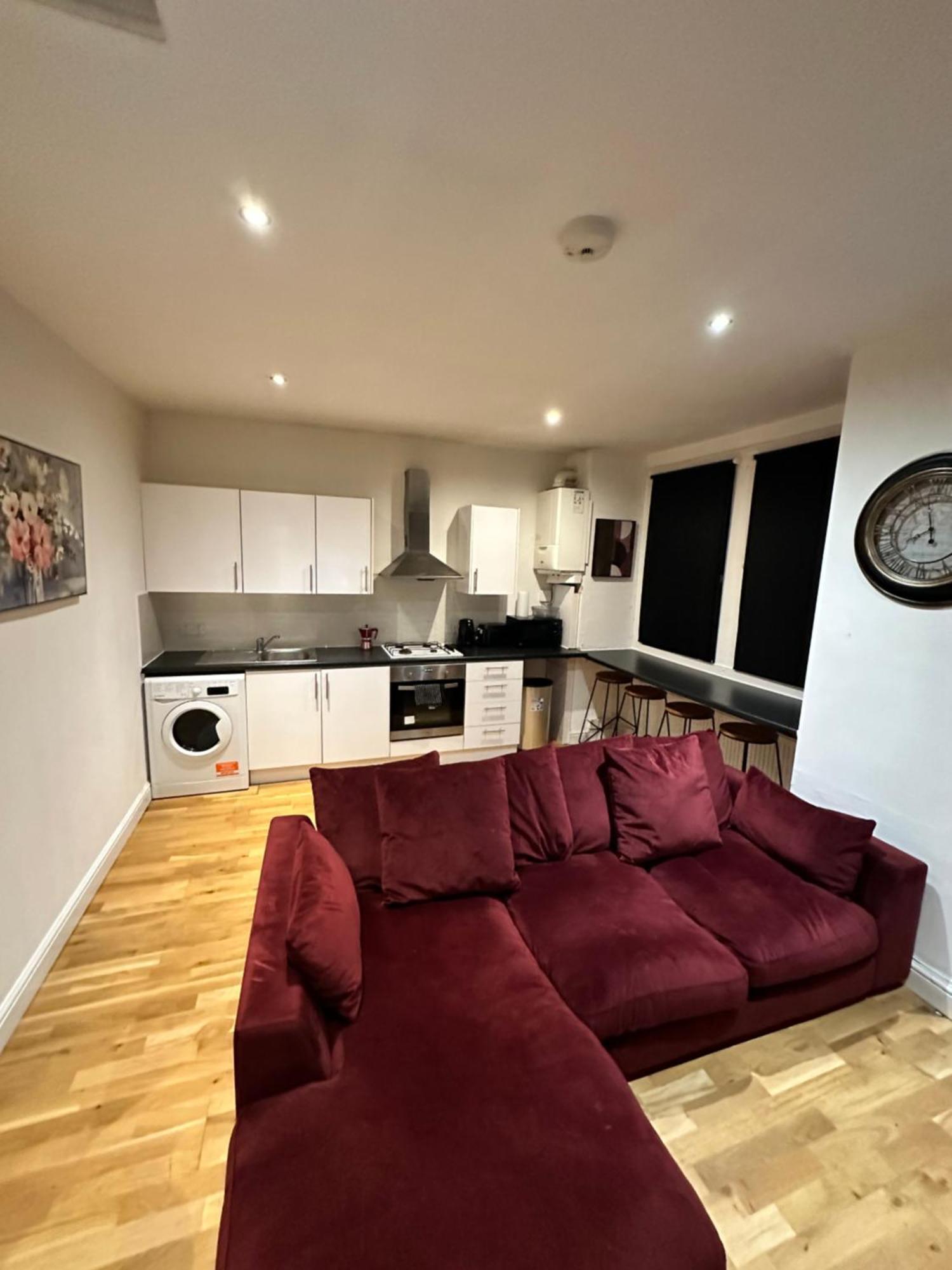 2 Bed Away From Tooting * Londres