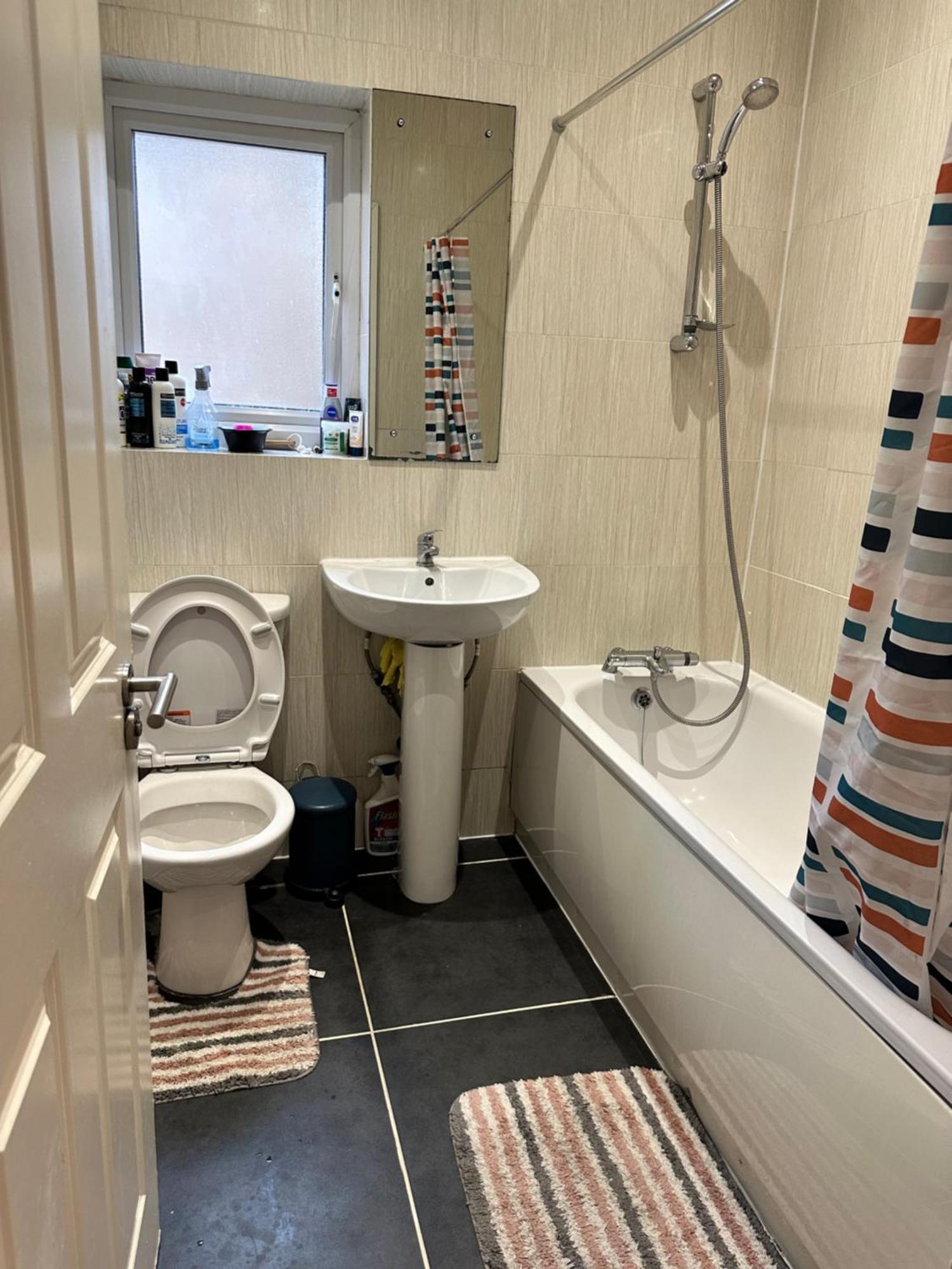 2 Bed Away From Tooting Appartement *