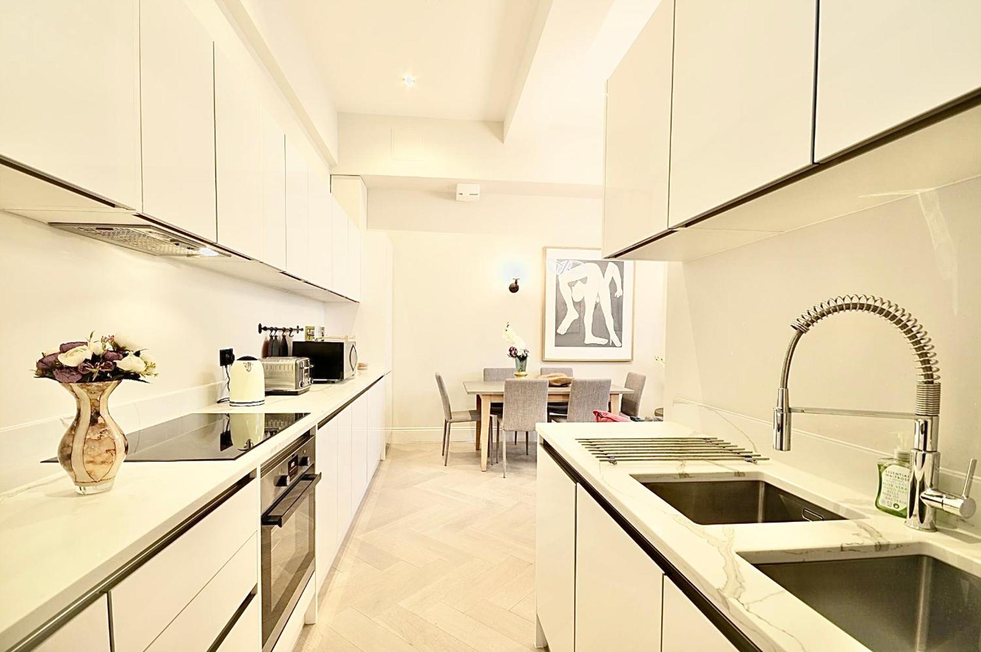 Fulham Townhouse, 2 Baths, Parking, Breakfast * Londres