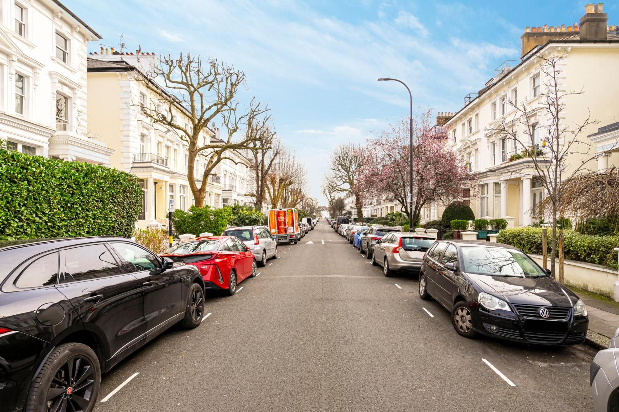 Joivy Elegant 2 Bed Near Hampstead And Camden, Sleeps 4 *