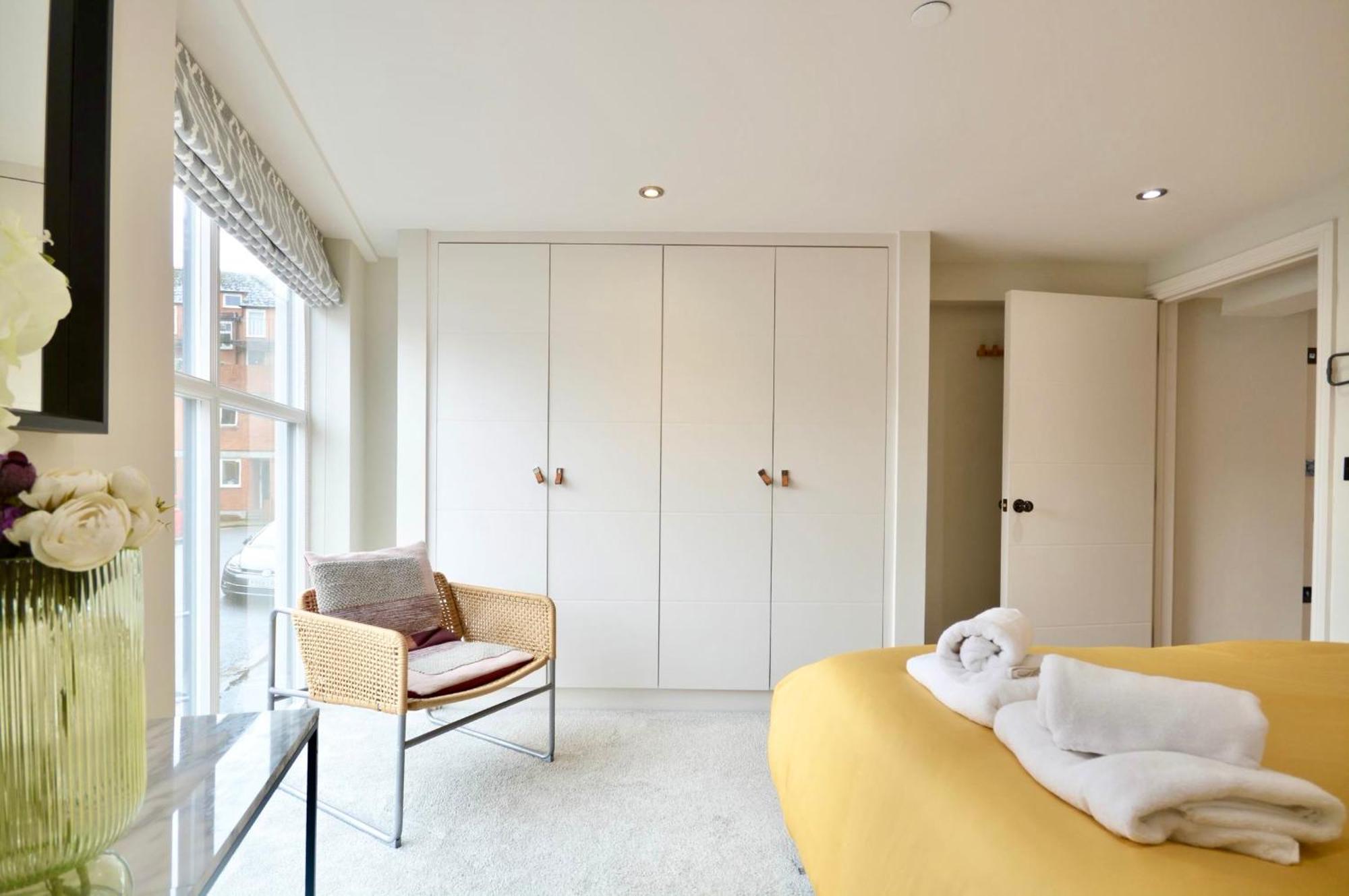 Fulham Townhouse, 2 Baths, Parking, Breakfast *