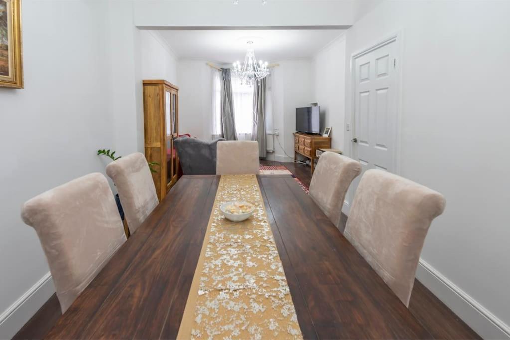 Apartamento Stunning 3-bed House