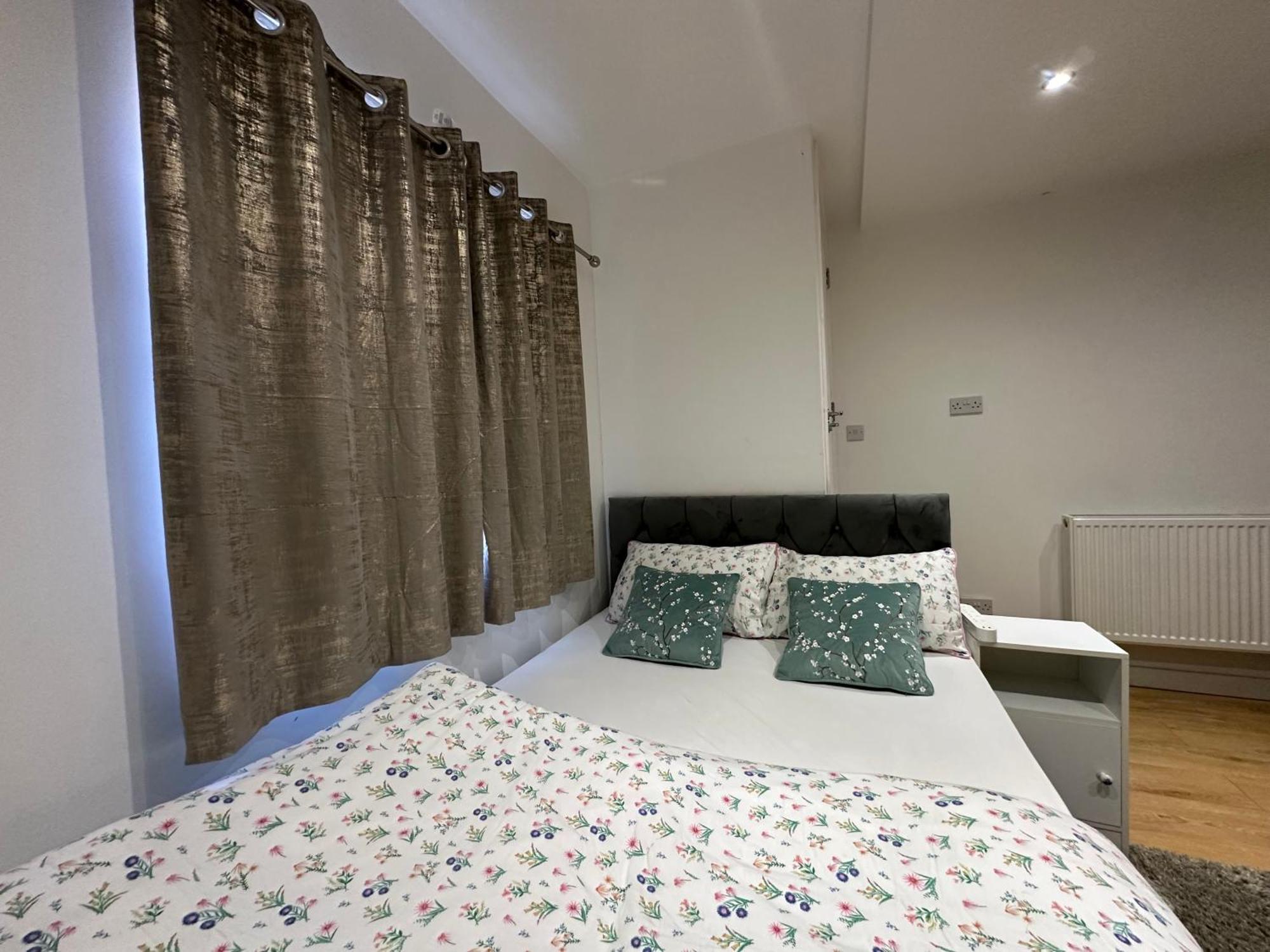 Casa de hóspedes Smart Cosy/small Double In Oakridge Road Bromley *