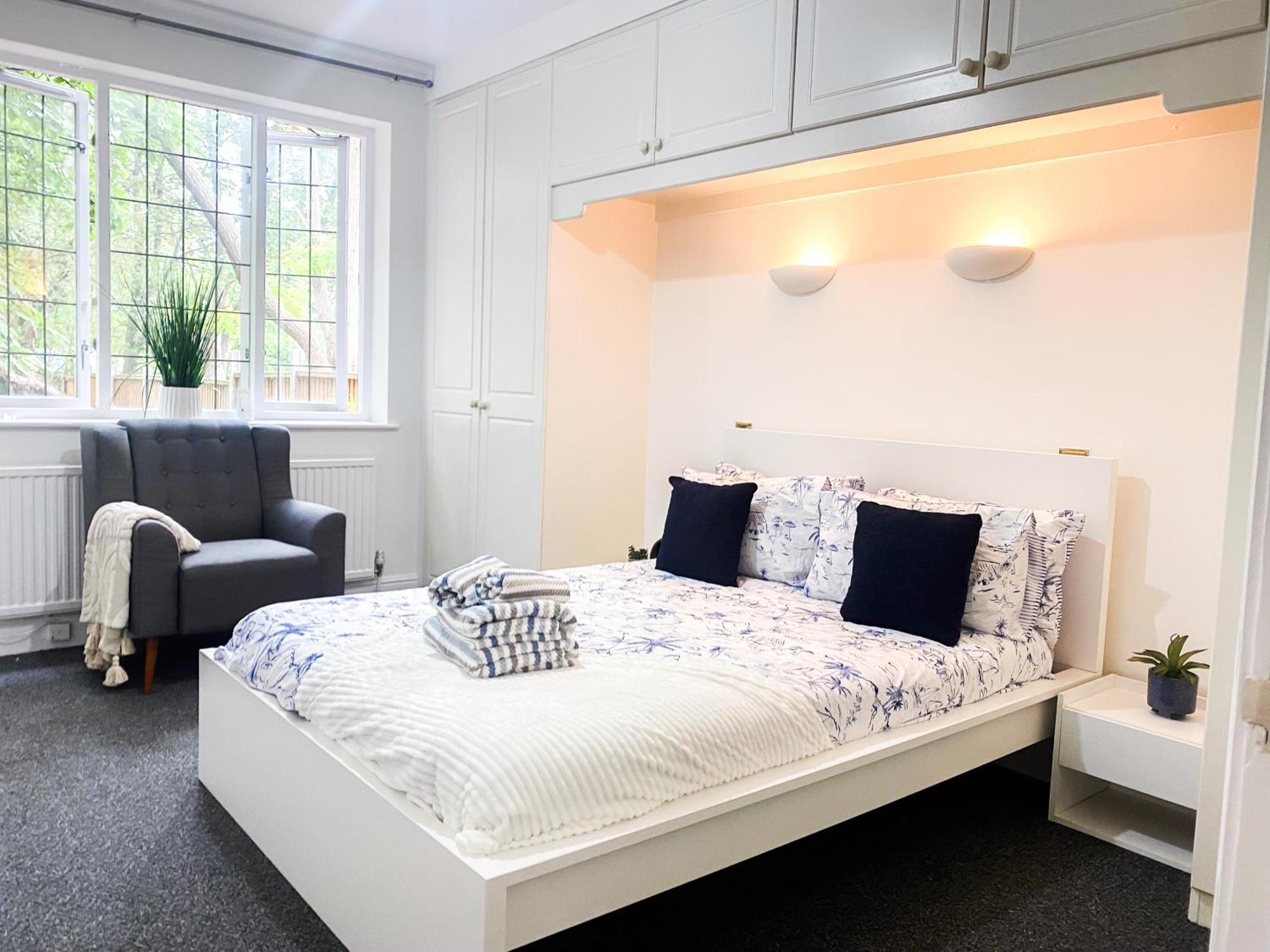 Cosy Near Hampstead Heath With Free On-site Parking & Private Gardens, Golders Green Apartamento Londres